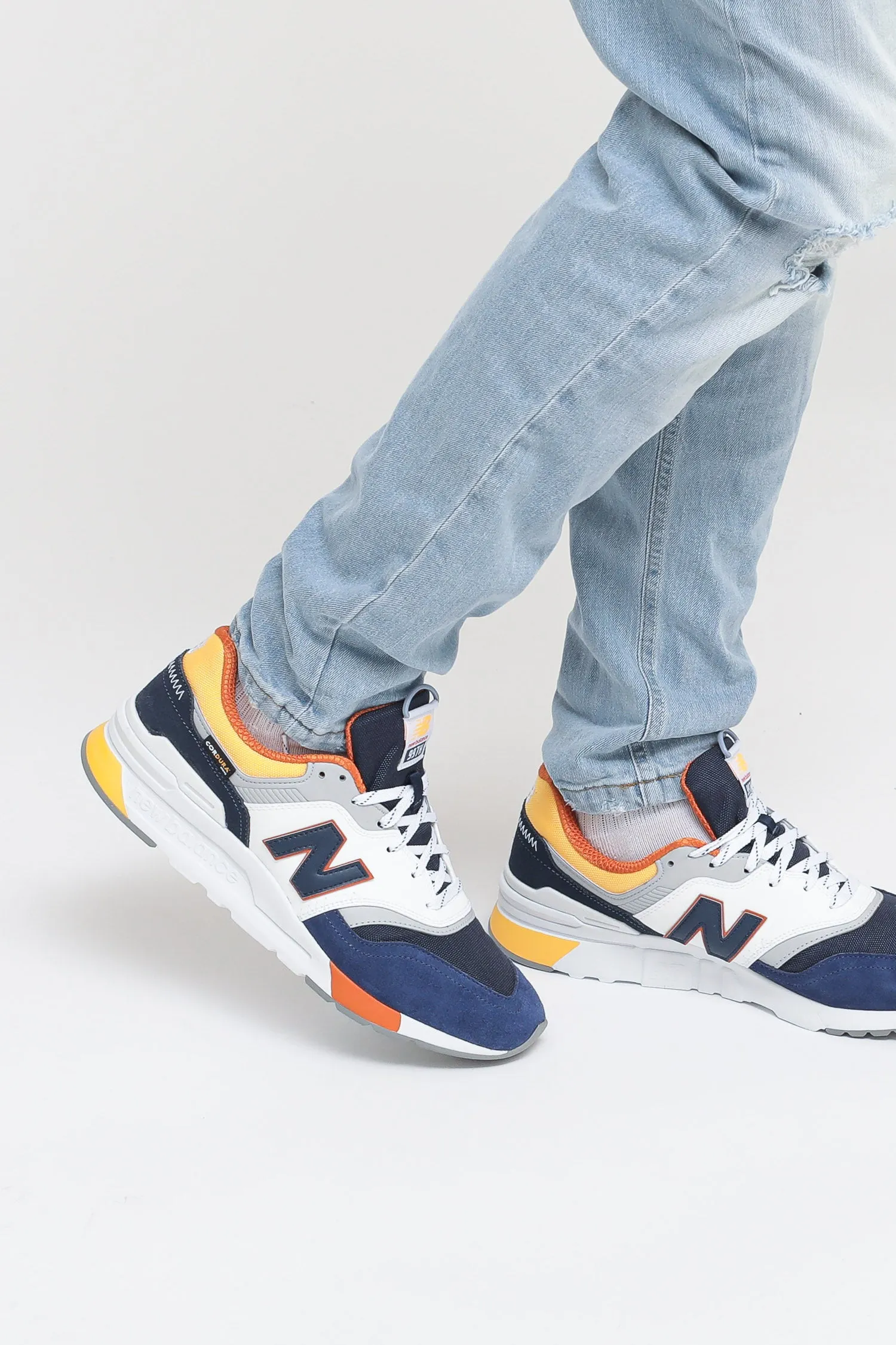 CM997HTE-Marblehead con black
