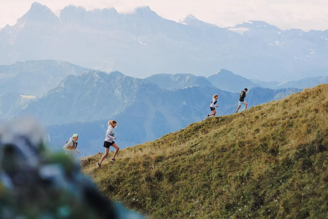 JUPE SHORT DE TRAIL RUNNING FEMME NOIR