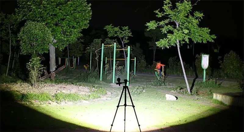 Military Grade 2000 Lumen LED Tactical Flashlight with 18650 Rechargeable Battery   Charger