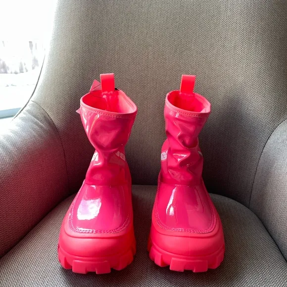 UGG Brellah Mini Rain &amp; Winter Boot size 5 Coral Hot Pink