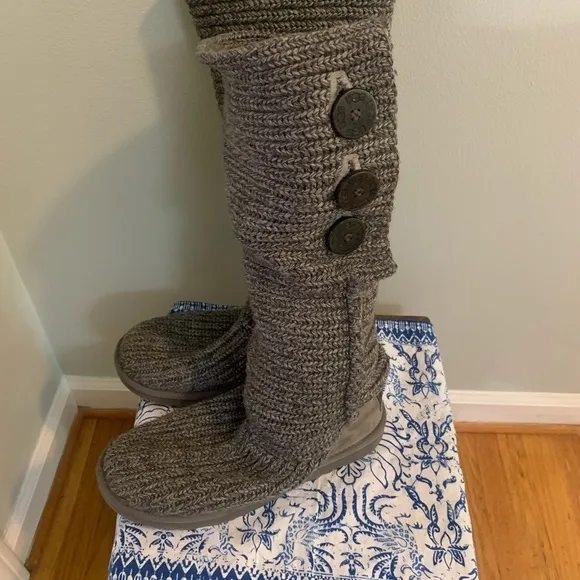 UGG Classic Cardy Sweater knit boots, size 7